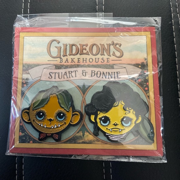 Gideons Bakeshop pin.. Stuart and Bonnie ,2023 - Picture 2 of 4
